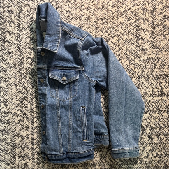 Like New Abercrombie & Fitch Light Wash Denim Jean Jacket Womens Medium - Picture 6 of 9